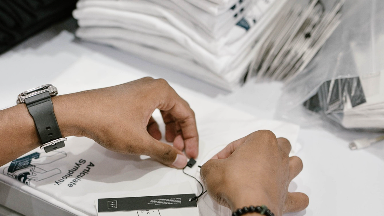 Beginilah Cara Merawat Kaos Sablon Kamu Agar Tahan Lama
