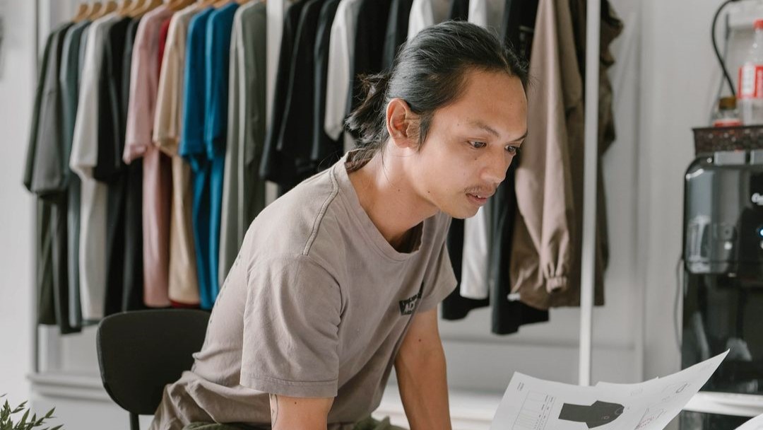 Rekomendasi Bahan Kaos Terbaik yang Sering Dipakai Banyak Orang
